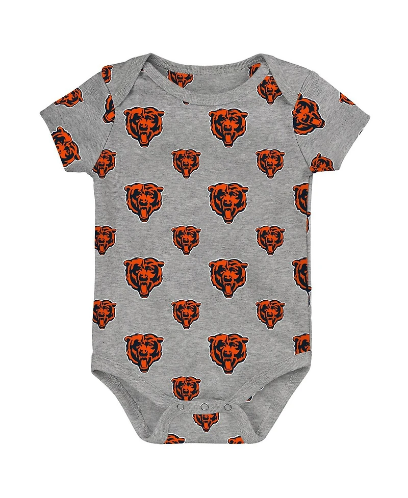 Outerstuff Newborn 3-Piece Chicago Bears Little Tike Bodysuit Set