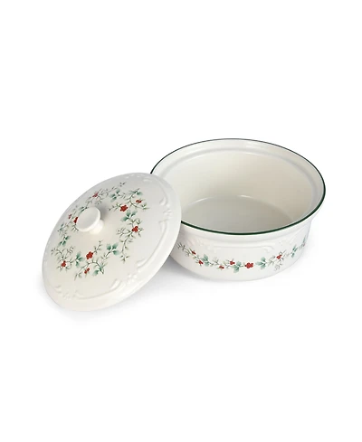 Winterberry Holiday Covered Casserole Dish