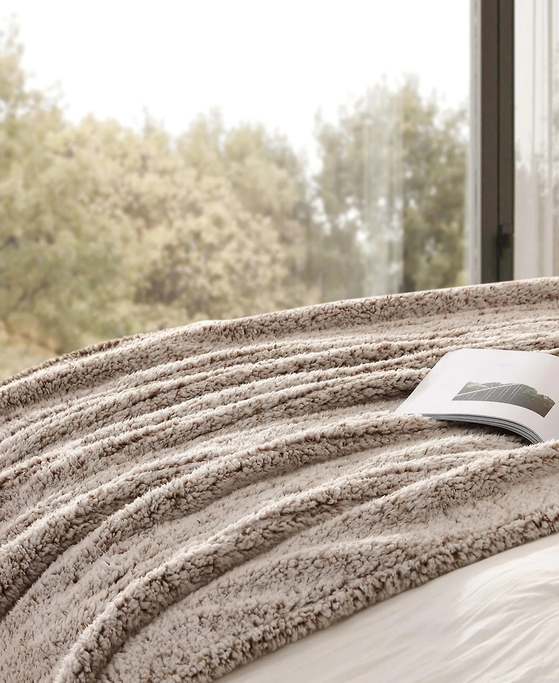 Eddie Bauer Lookout Mountain Heated Throw, 70" x 50"