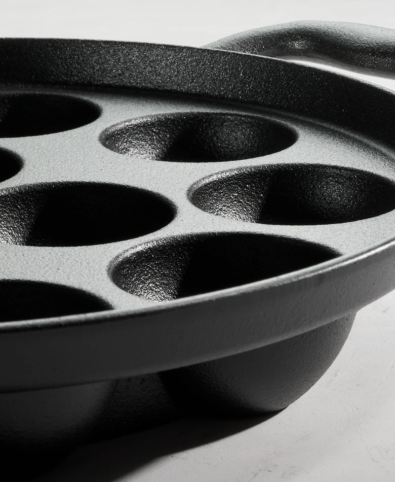 Tramontina Utsava Pre-Seasoned Cast Iron Paniyarakkal with Lid