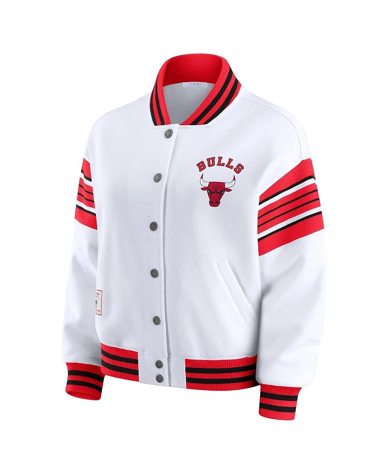 Wear by Erin Andrews Women's White Chicago Bulls Snap Front Fleece Sweatshirt