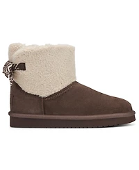 earth Women's Wing Round Toe Casual Ankle Booties