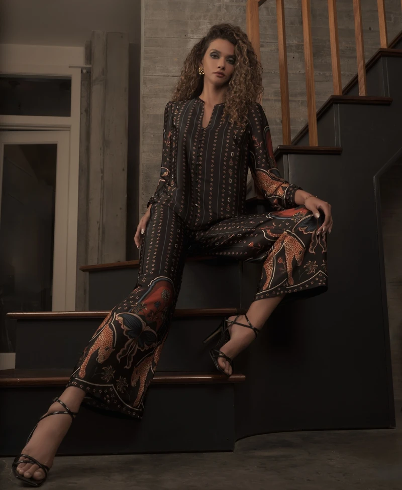 T Tahari Women's Printed Split-Neck Blouse