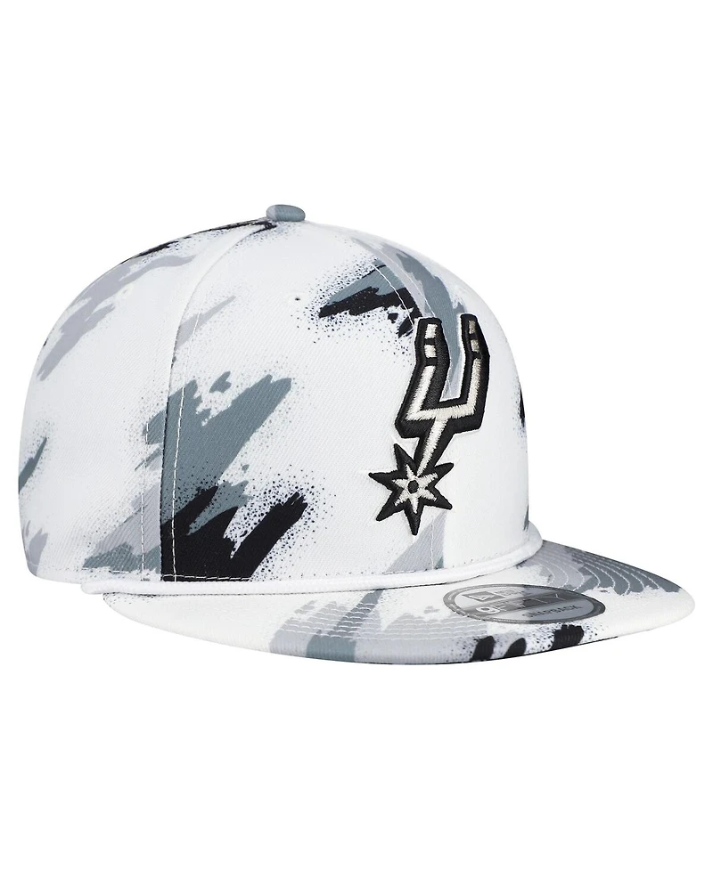 New Era Men's White San Antonio Spurs Paint 9FIFTY Snapback Hat