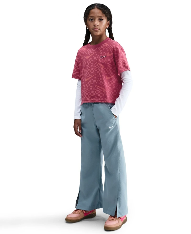 Nike Girls 7-16 Sportswear Relaxed Fit T-Shirt