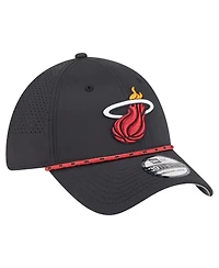 New Era Men's Black Miami Heat Featherweight Poly Rope Flex 39Thirty Hat