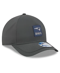 New Era Men's Charcoal New England Patriots 2025 Sideline Cold Weather 9FORTY M-Crown Adjustable Hat
