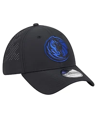 New Era Men's Black Dallas Mavericks Night 39THIRTY Flex Hat