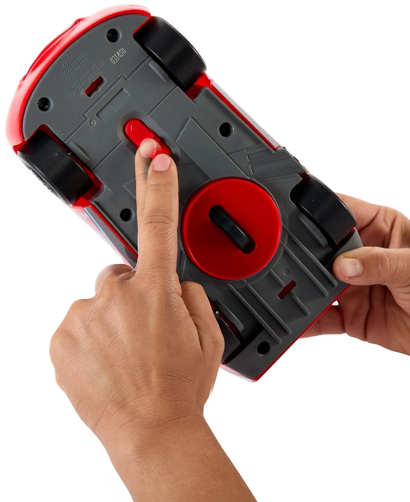 Cars Disney and Pixar Cars Global Racers Cup Drift and Race Lightning McQueen Toy Vehicle