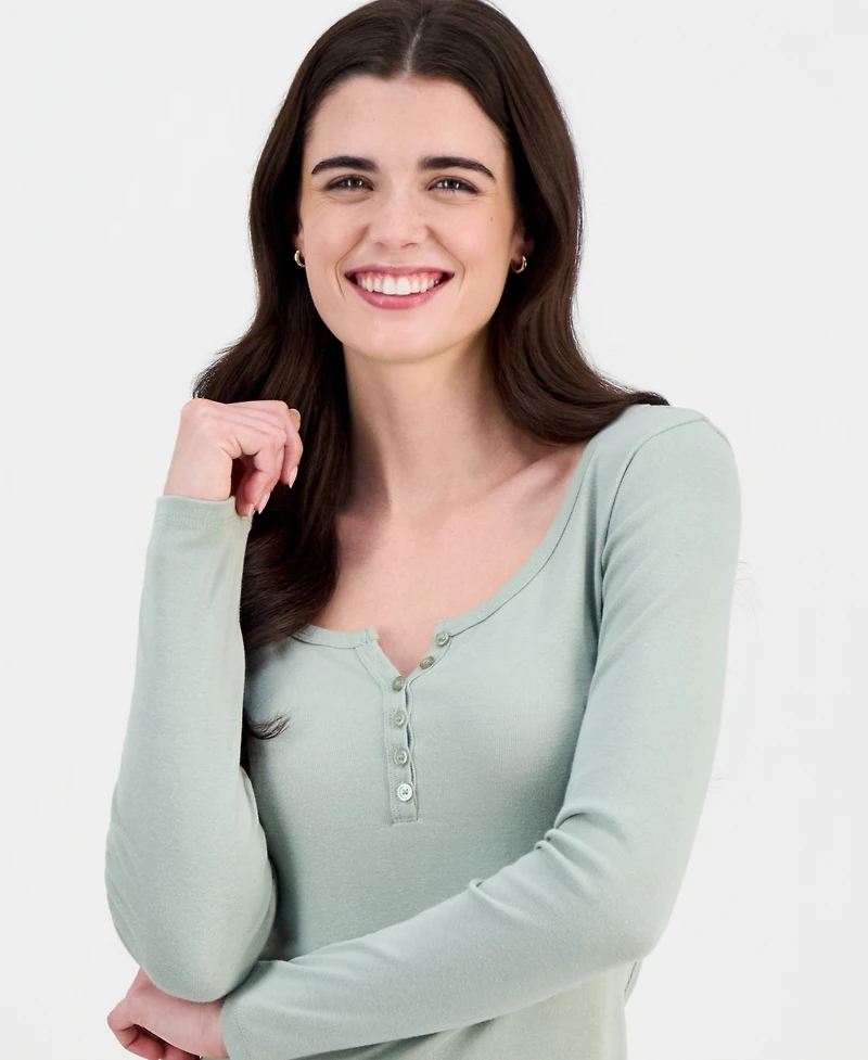 Hippie Rose Juniors' Scoop-Neck Long-Line Henley Top