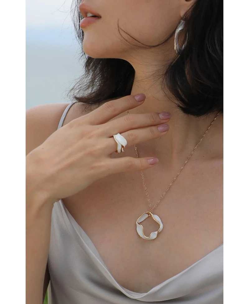 Retro Chic Breeze Ring