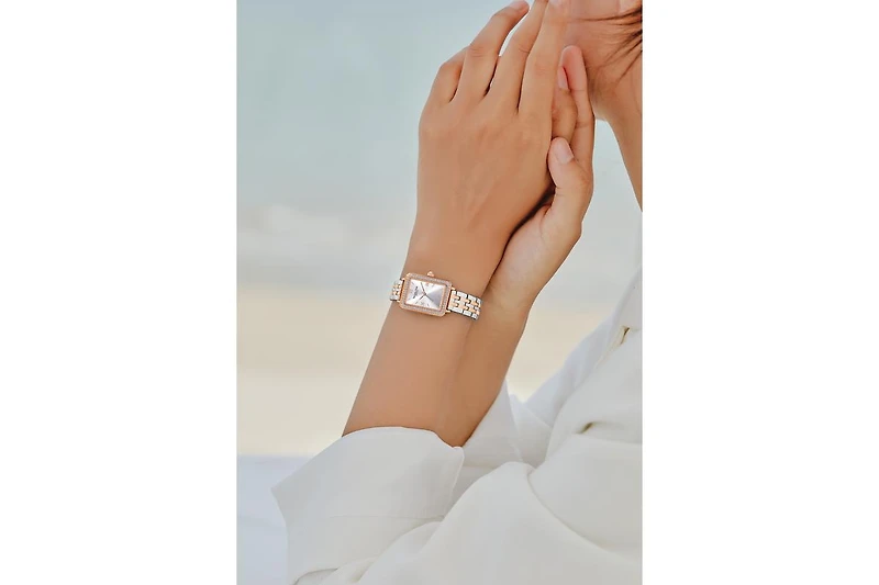 Women's Crystals Stainless Steel Bracelet Watch 22×28mm Westminster Victoria Hyde