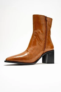 Prologue Shoes Chara Block Heel Ankle Boot (Women)