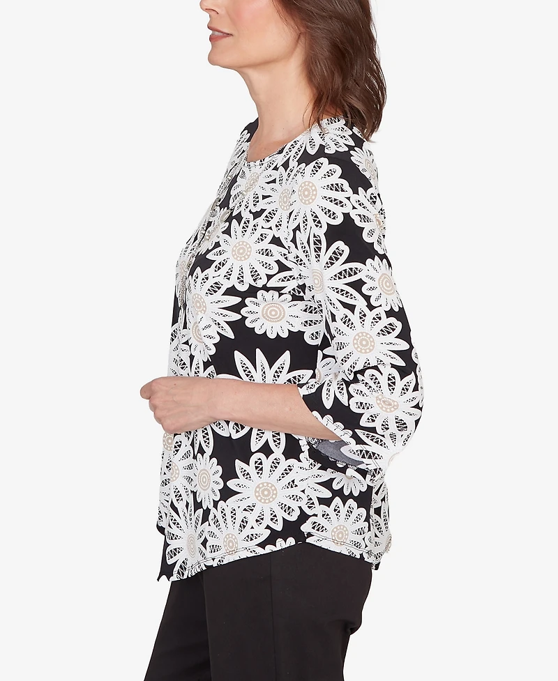 Alfred Dunner Petite Classic Daisy Pointed Hem Top with Necklace