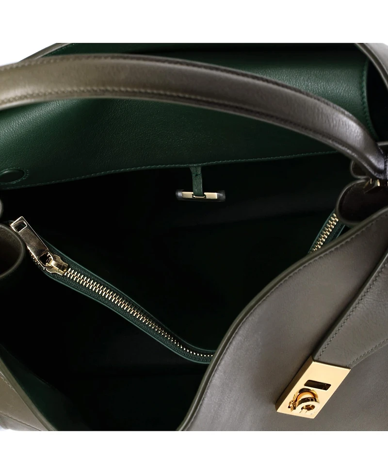 Pre-Owned Salvatore Ferragamo Large Hug Shoulder Bag Leather