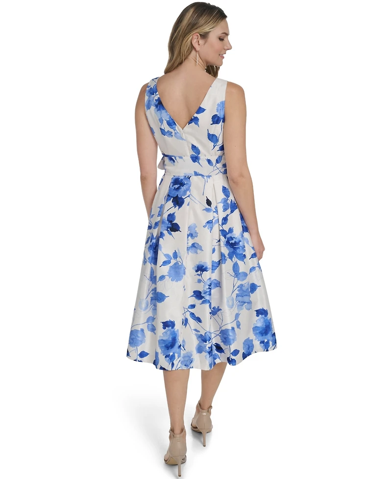 Jessica Howard Women's Sleeveless V-Neck Cocktail Dress