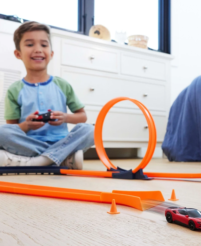 Hot Wheels Remote Control 1:64 Ferrari SF90 Stradale Assetto Fiorano Battery-Powered Remote Control Car