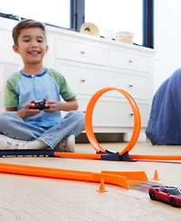 Hot Wheels Remote Control 1:64 Ferrari SF90 Stradale Assetto Fiorano Battery-Powered Remote Control Car