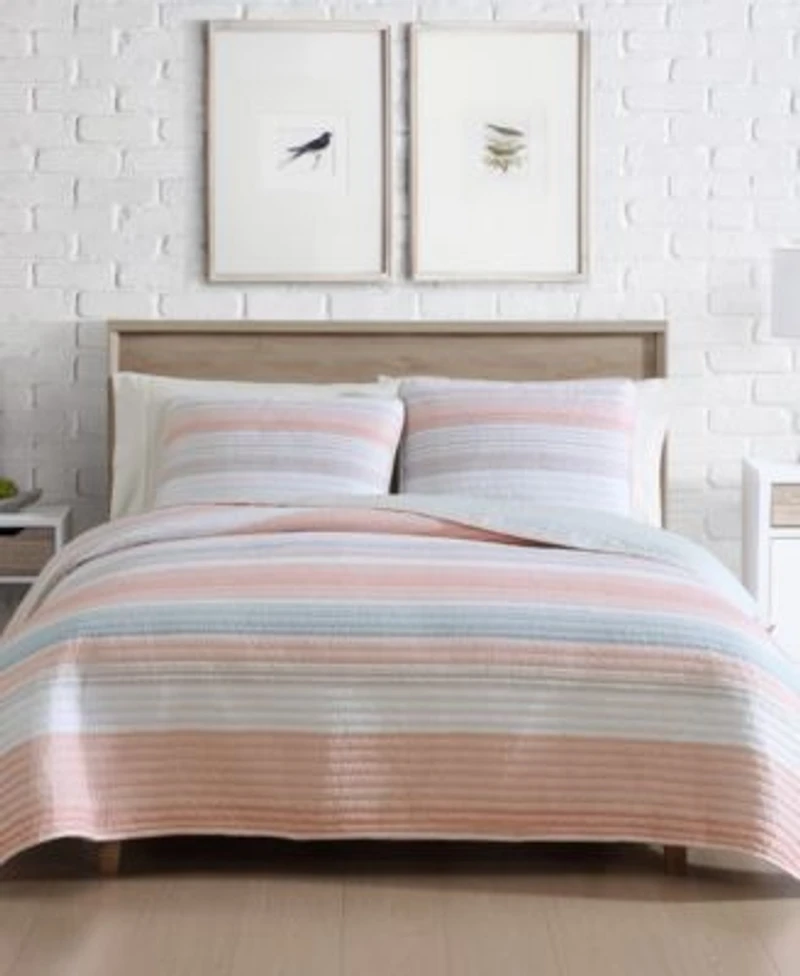 Beatrice Home Fashions Coralinn Stripe Quilt Sets