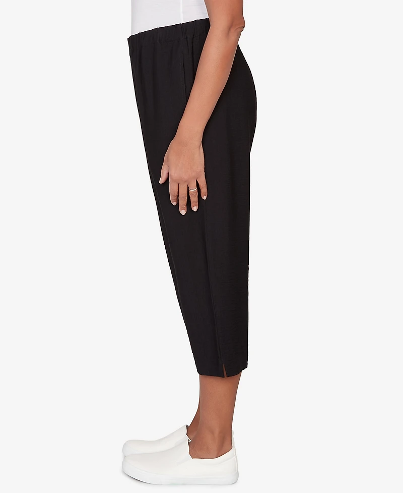 Alfred Dunner Petite Crowd Pleaser Relaxed Pull-On Black Capri Pants