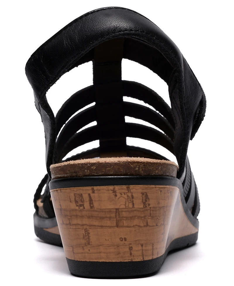 Clarks Women's Kacha Step Round Toe Sandals