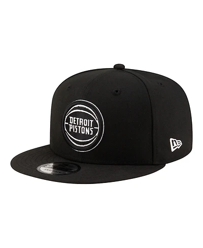 New Era Men's Black/White Detroit Pistons Team 9FIFTY Snapback Hat