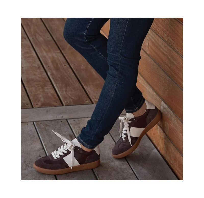 Eos Footwear Women's Antigo Sneaker