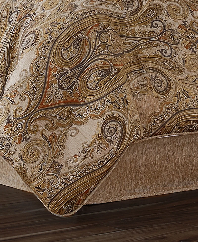 J Queen New York Luciana 4-Pc. Comforter