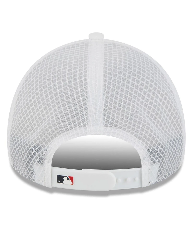 New Era Men's White Cleveland Guardians 2026 Batting Practice Apex 9FORTY Adjustable Trucker Hat