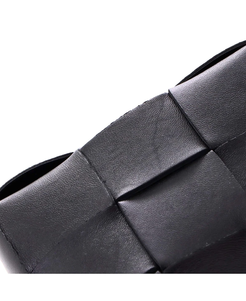 Pre-Owned Bottega Veneta Cassette Pouch on Strap Maxi Intrecciato Leather