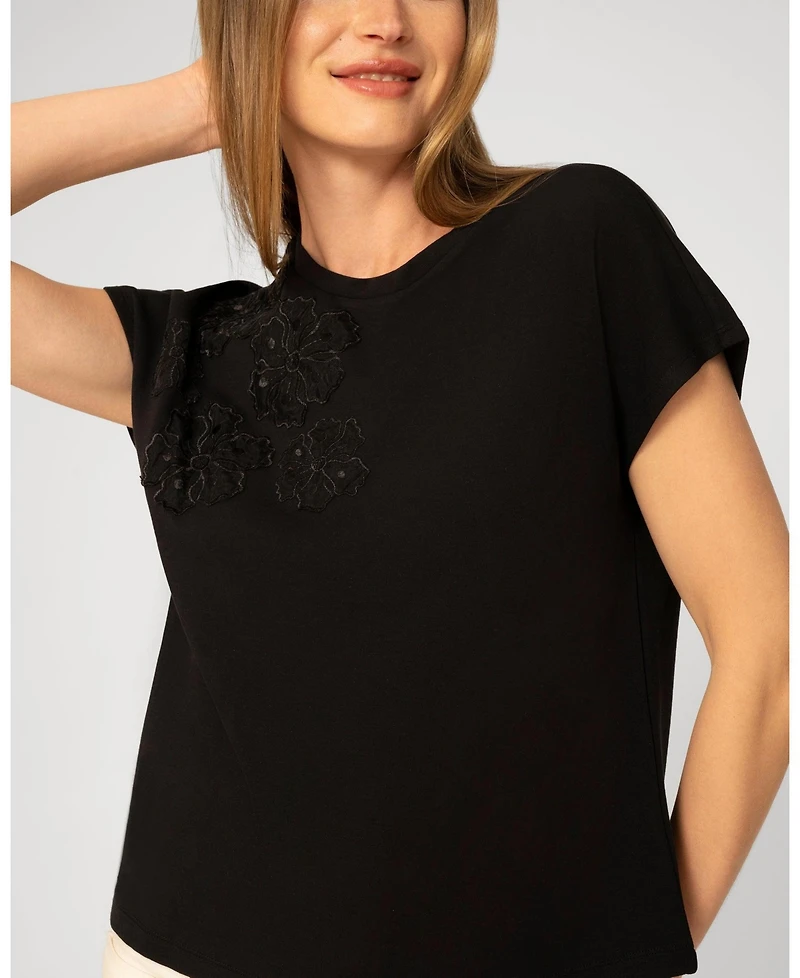 Cable & Gauge Women's Flower Applique Tee