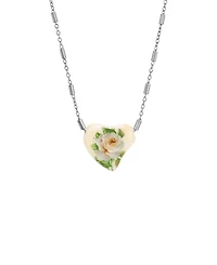 2028 White Heart Flower Necklace