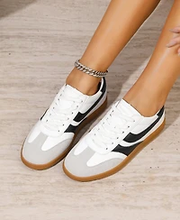 Berness Women's Lilliann Mixed Panel Lace-Up Sneakers