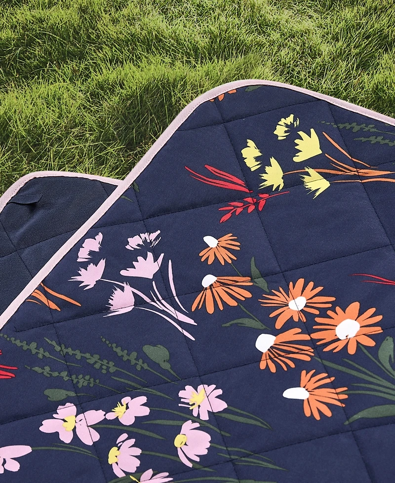 Hunter Designer Outdoor Blanket with Easy Carry Handles Tote Bag, 60" x 72"