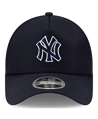 New Era Men's Navy New York Yankees 2026 Batting Practice Apex 9FORTY Adjustable Trucker Hat