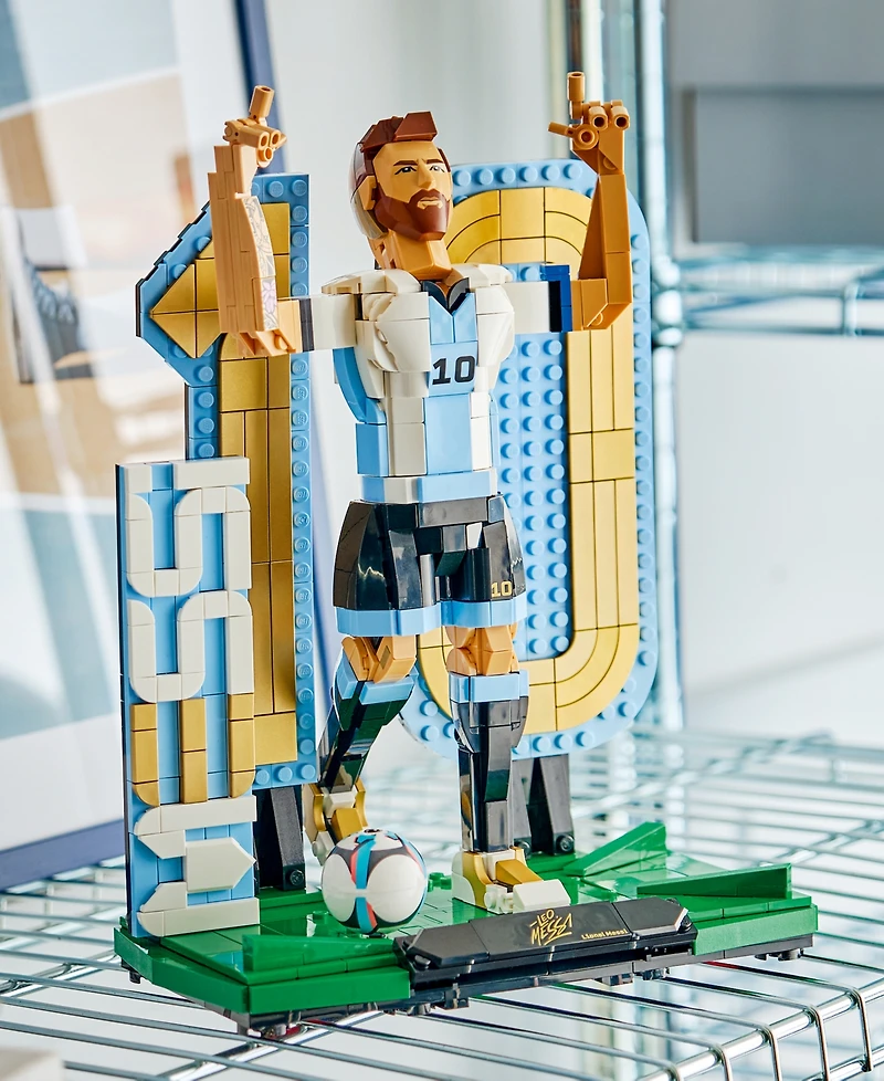 Lego Editions Lionel Messi Soccer Legend 43015, 958 Pieces
