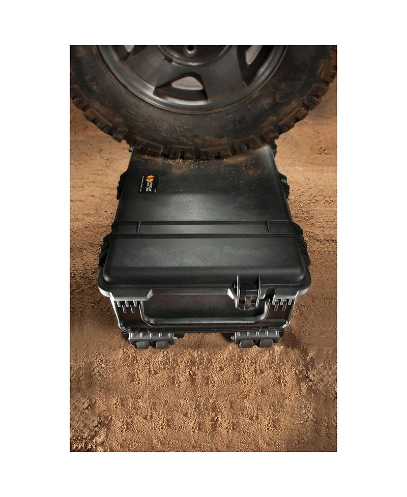 Pelican 1670 Large Case with Foam, 7.39inches Bottom Depth