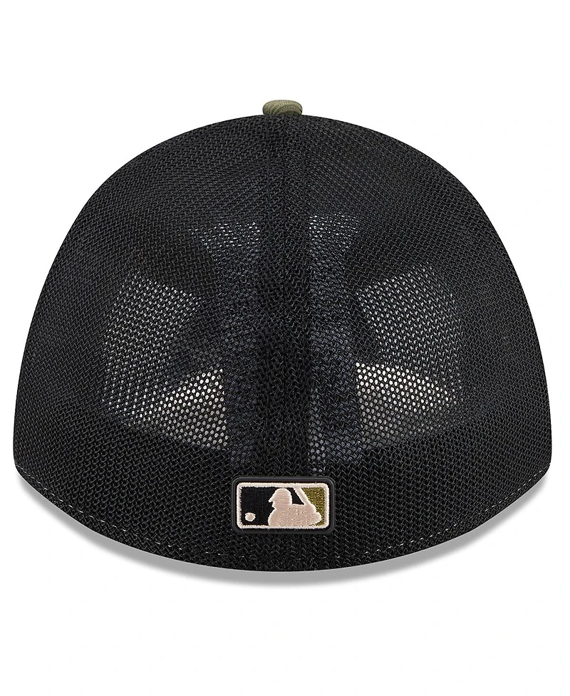 New Era Men's Olive New York Yankees 2026 Armed Forces Day 39THIRTY M-Crown Flex Hat