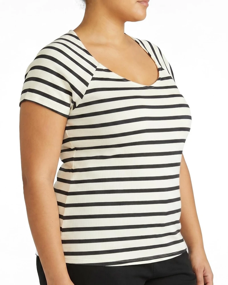 Universal Standard Plus Carey Ribbed Sweetheart Tee