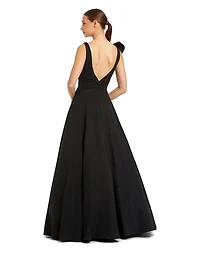 Mac Duggal Women's Petite Crepe Sleeveless Plunge Neck Ballgown With Bow