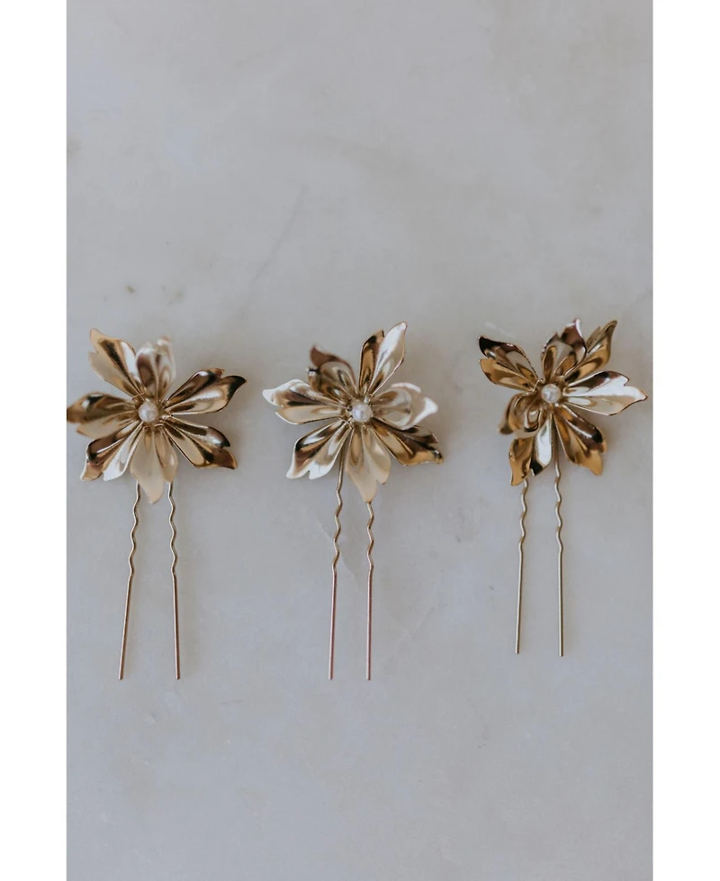 Untamed Petals Comet Pearl Pins