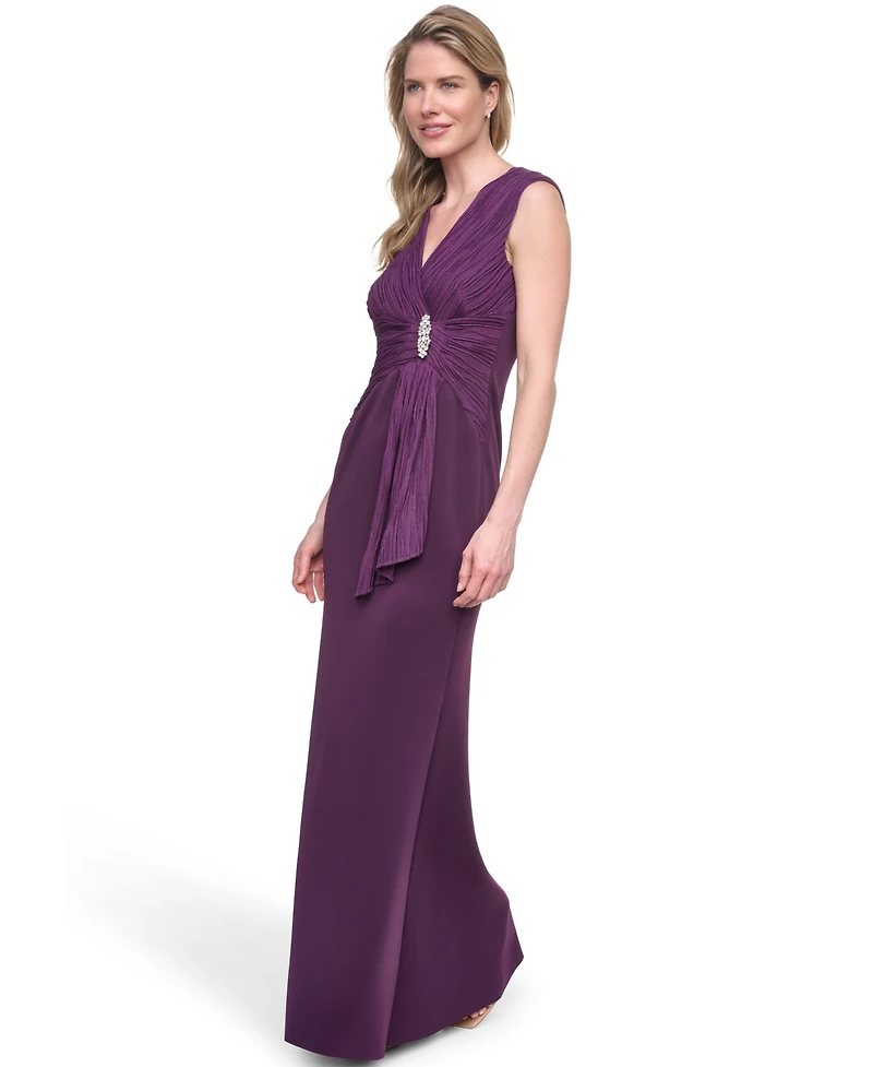 Jessica Howard Petite Sleeveless V-Neck Gown