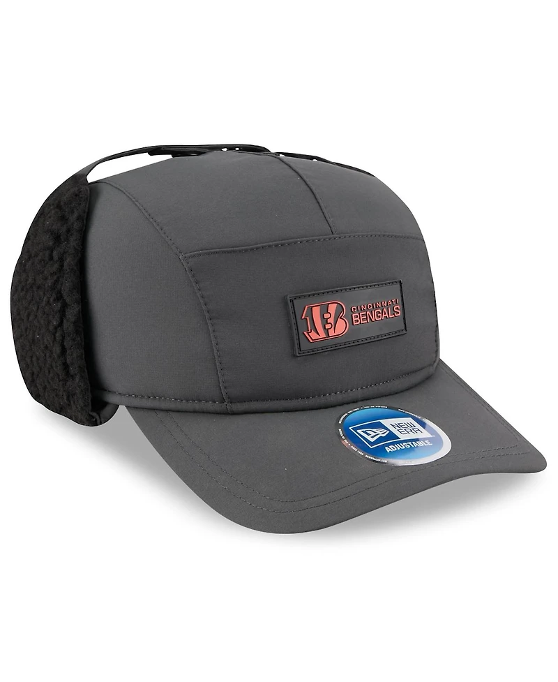 New Era Men's Charcoal Cincinnati Bengals 2025 Sideline Cold Weather Runner Dog Ear Adjustable Hat
