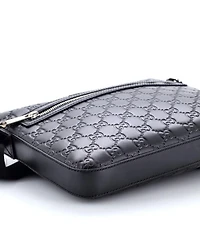 Pre-Owned Gucci Small Signature Zip Messenger Bag Guccissima Leather