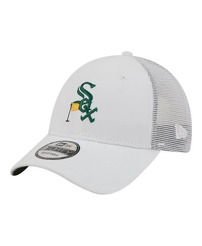 New Era Men's White Chicago White Sox Flag 9FORTY Trucker Adjustable Hat