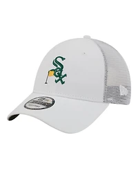 New Era Men's White Chicago White Sox Flag 9FORTY Trucker Adjustable Hat