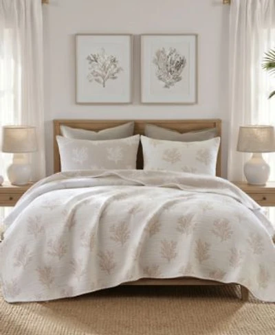 Harbor House Mia Coral Jacquard Reversible Lightweight 3 Piece Quilt Sets