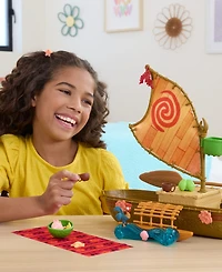 Disney Princess Moana Ocean Voyager Canoe Playset, 38 cm Floating Boat, Fashion Doll Playset, Ages 3+