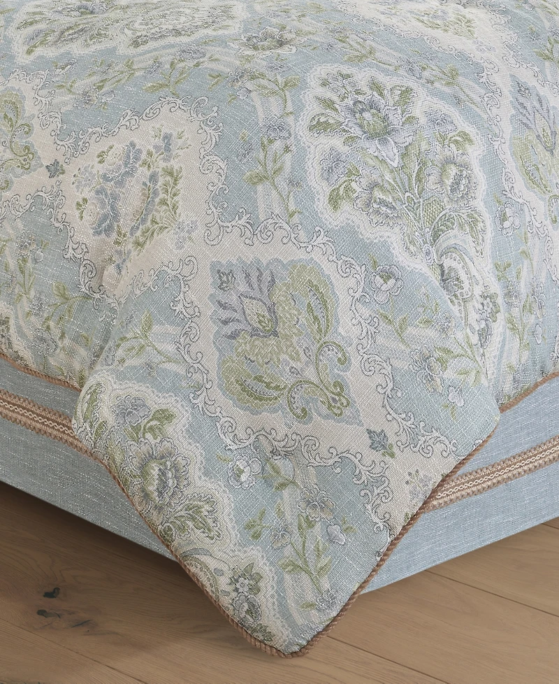 J Queen New York Pasadena Floral 4-Piece Comforter Set