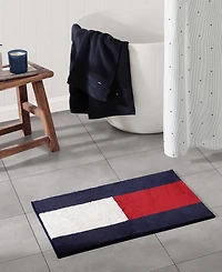 Tommy Hilfiger Hilfiger Flag Yarn Dyed Bath Rug, 20" x 32"